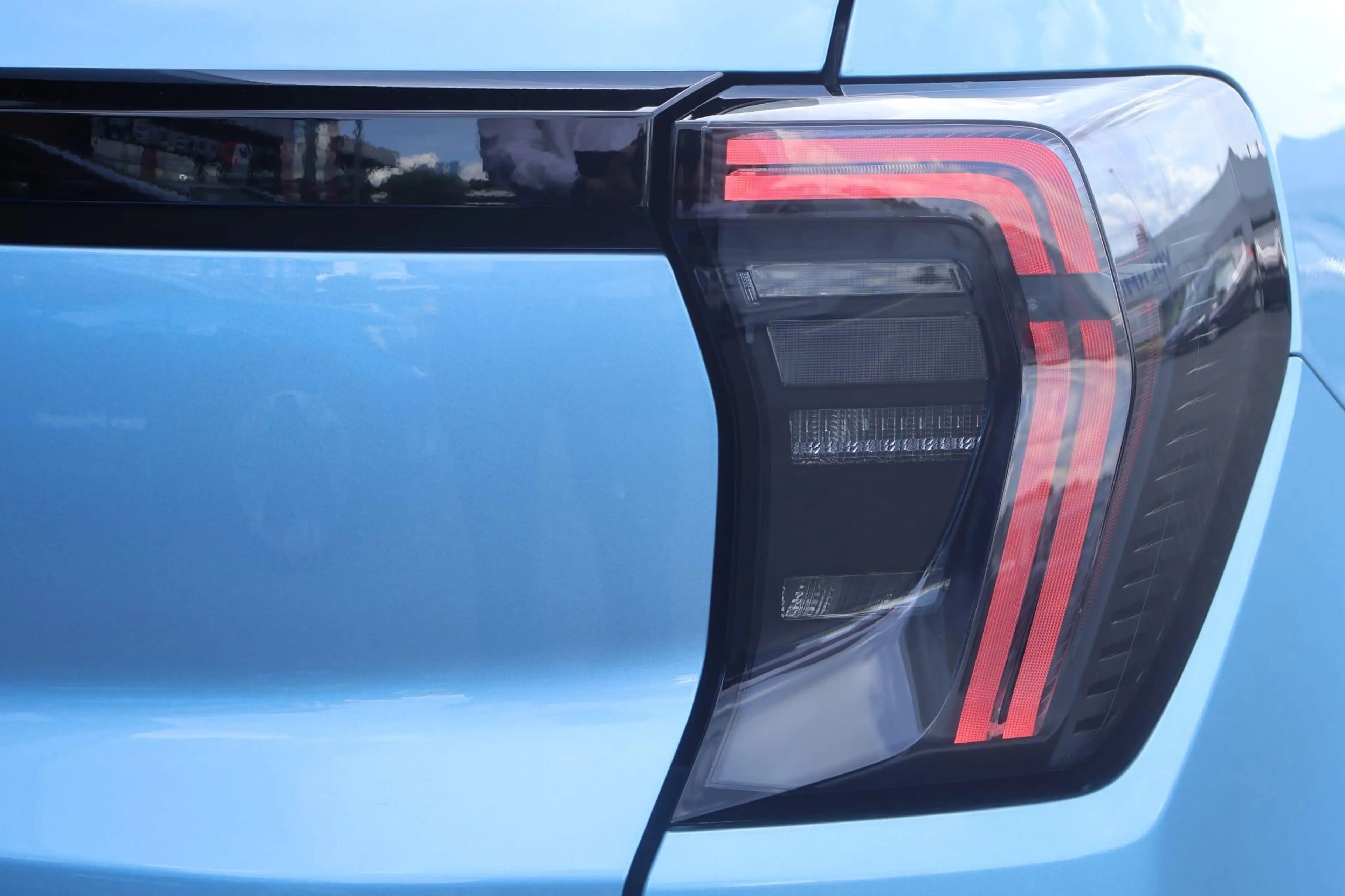 Ford Explorer Style Standard Range RWD 58 kWh | Demo | Adaptive — photo 9