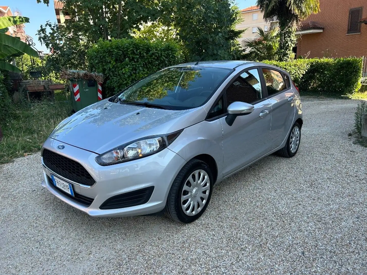 Ford Fiesta 1.2 60 CV 5 porte Business Gris - 2