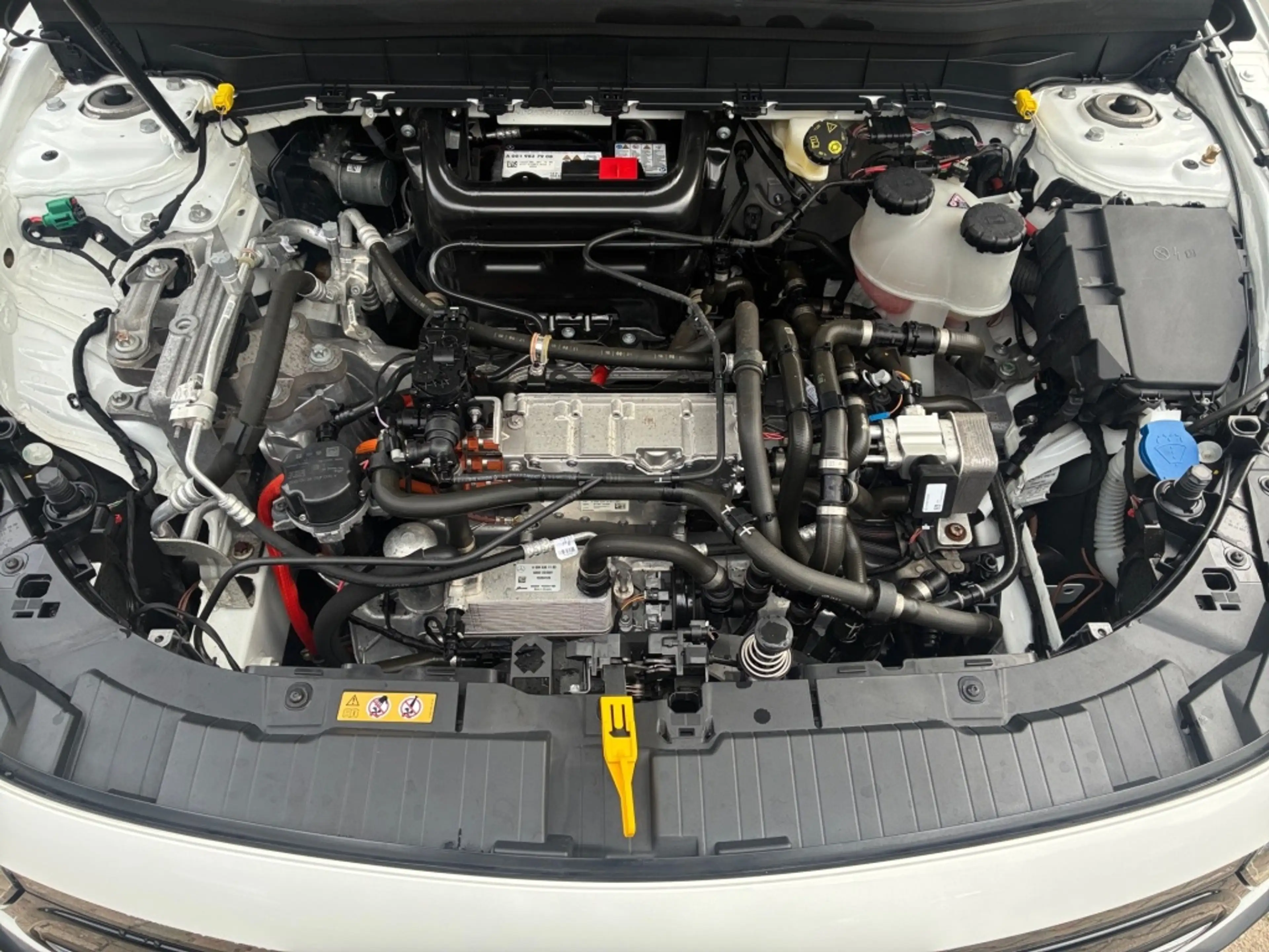 Mercedes-Benz EQB 300 4M AMG Memory Distr. HUD 360° 7-Sitzer — photo 4