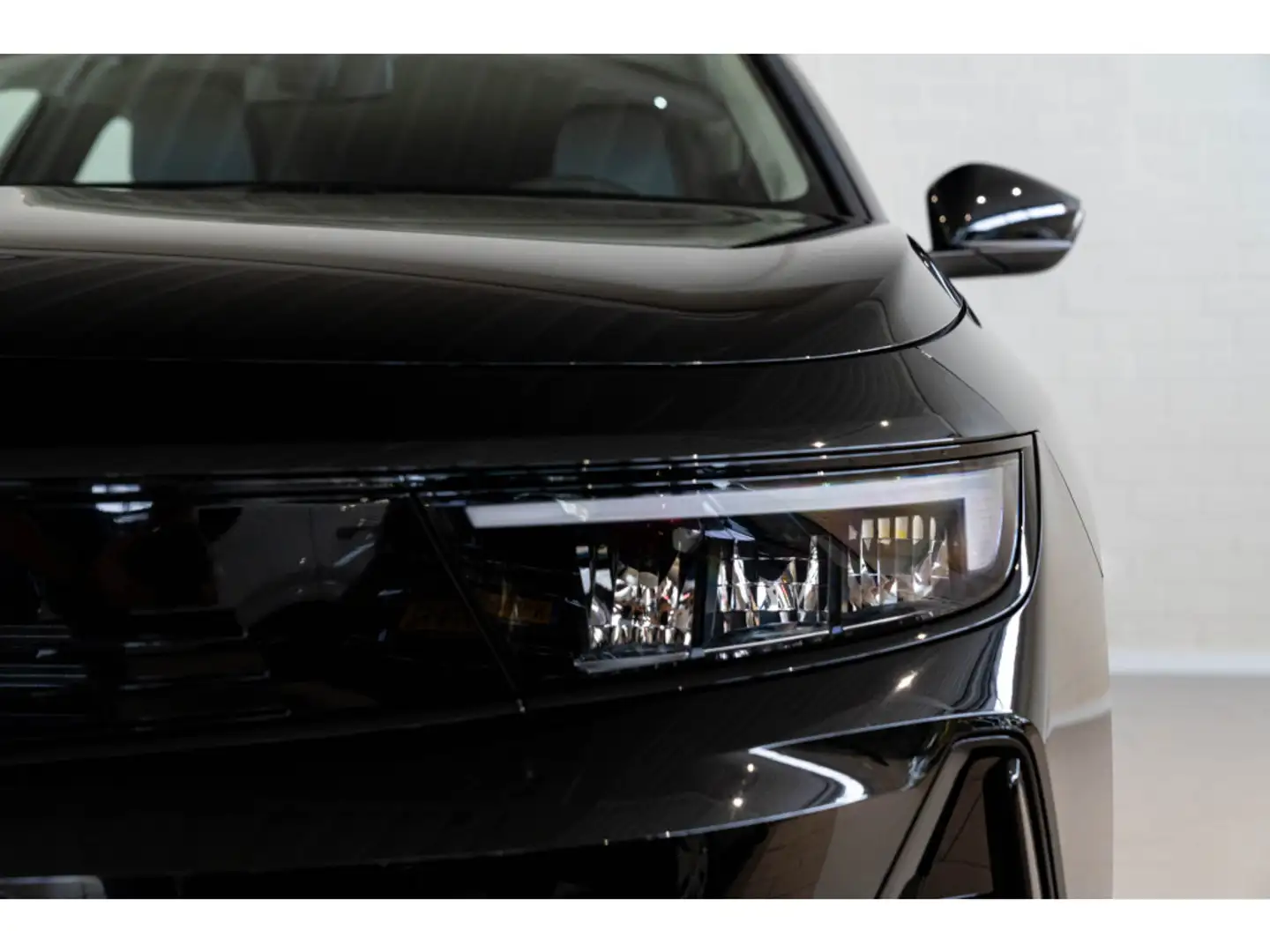 Opel Astra Electric Tourer 54 kWh Edition | Trekhaak | Apple Zwart - 2