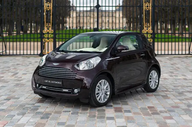 Aston Martin Cygnet 1.3 - Q Special Amethyst Red, perfect condition
