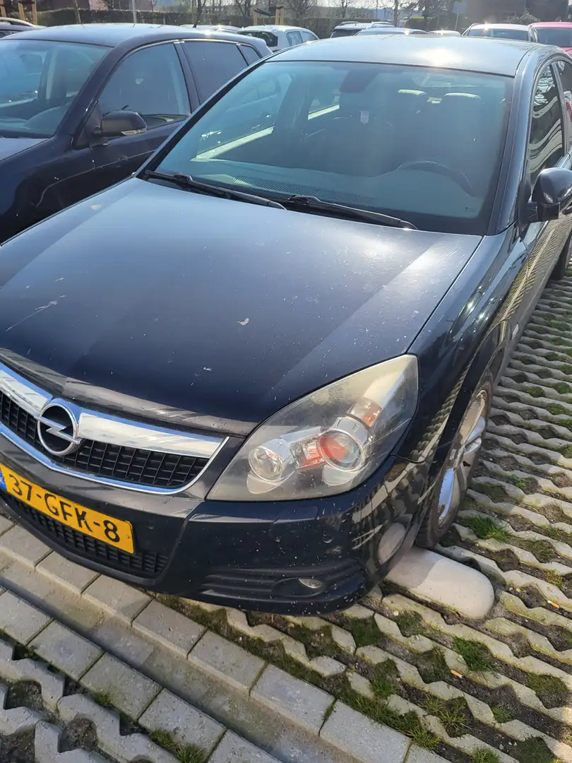 Opel Vectra 1.8-16V Executive Чорний - 1