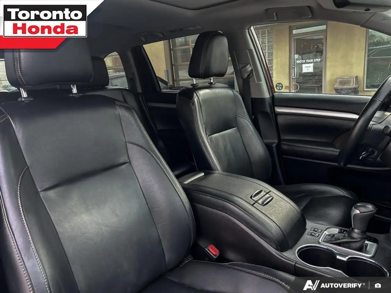 Toyota Highlander снимка Toyota Highlander