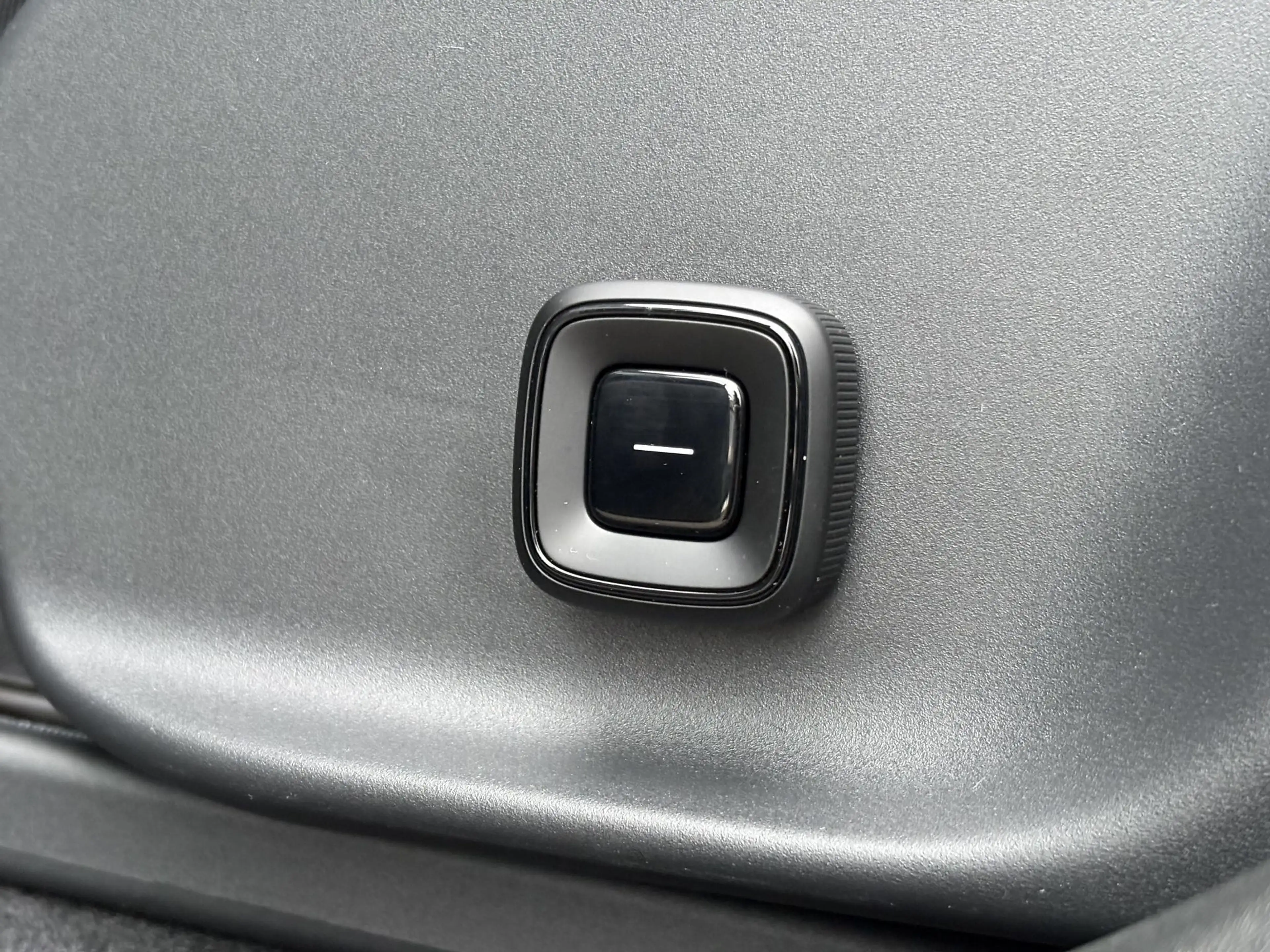Volvo EX30 P5 Long Range Plus Black Edition Europa 69 kWh | G — photo 12