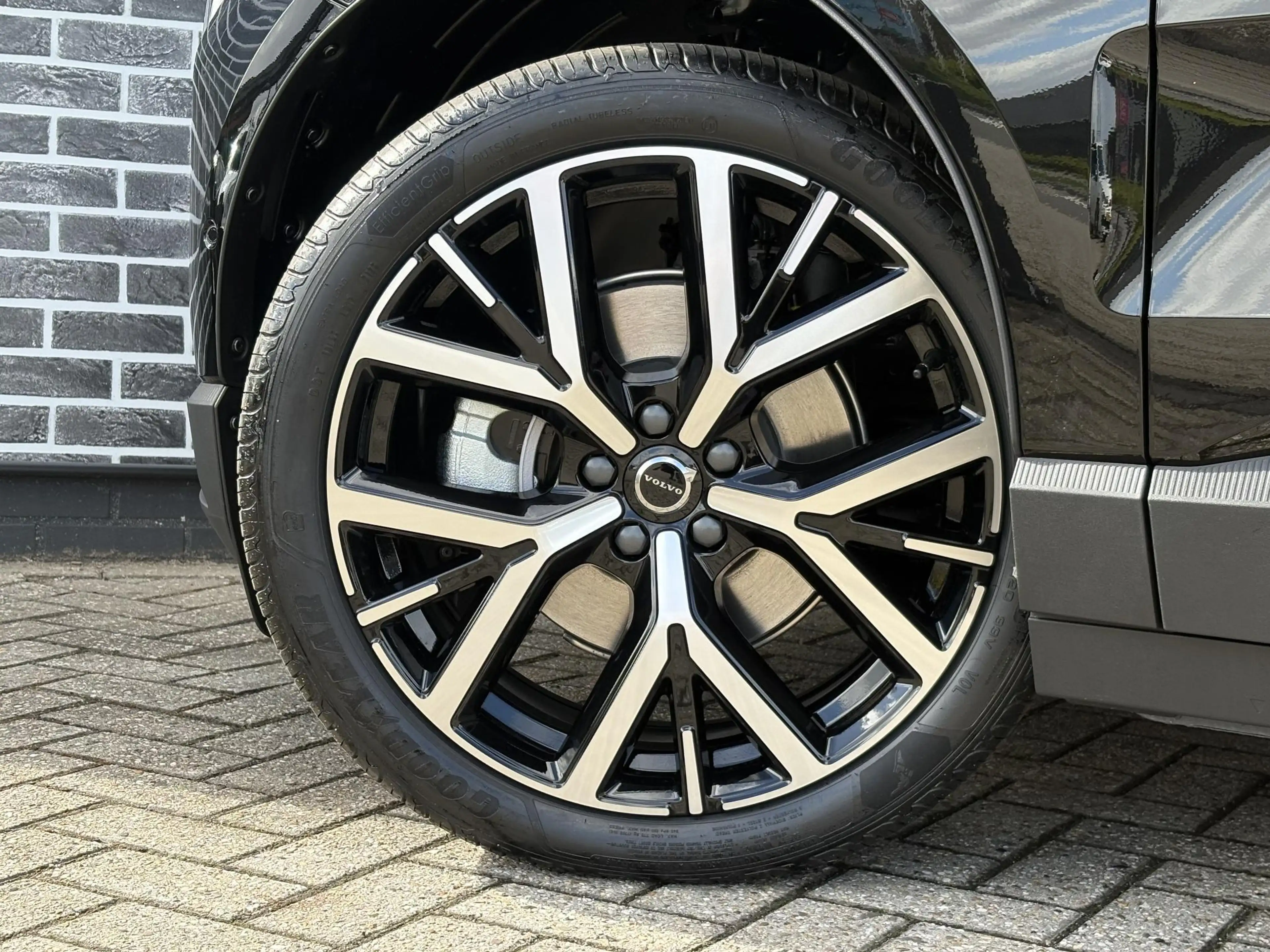 Volvo EX30 P5 Long Range Plus Black Edition Europa 69 kWh | G — photo 10