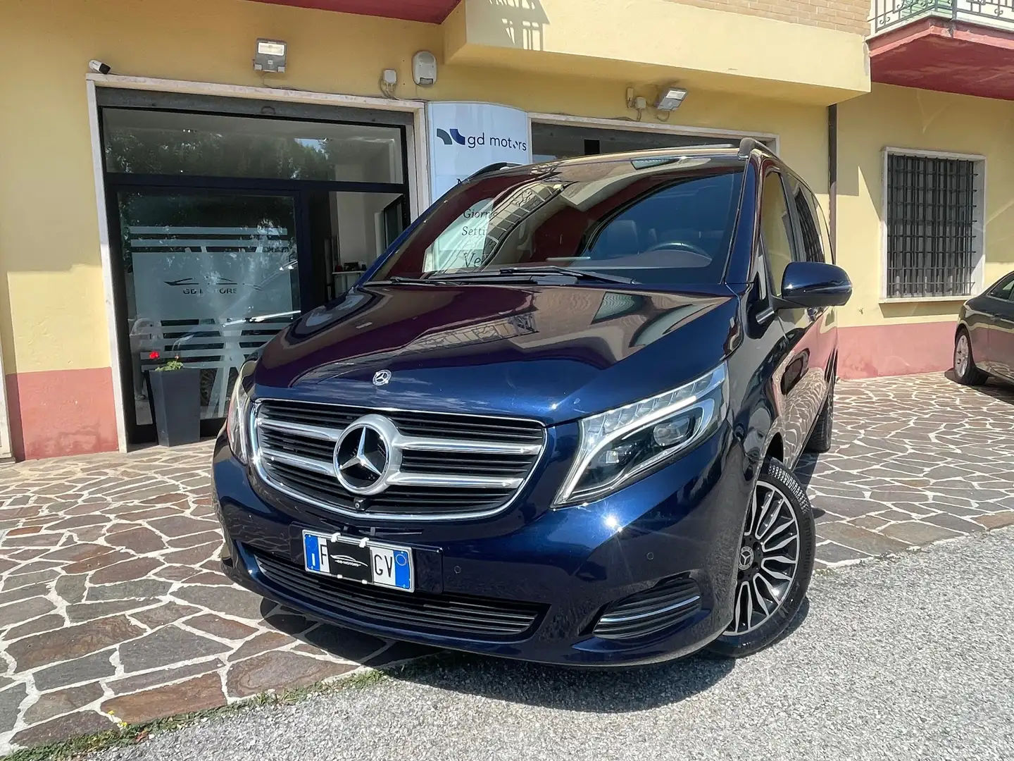 Mercedes-Benz V V 250 d (cdi bt) Premium L auto Blu/Azzurro - 2