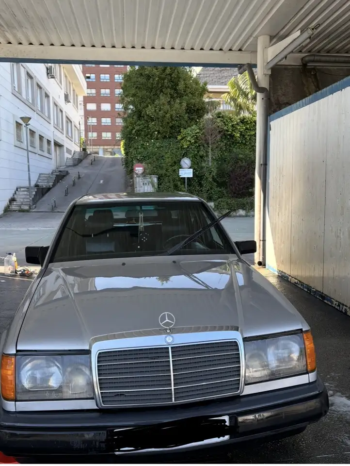 Mercedes-Benz 300D W124, foto 1