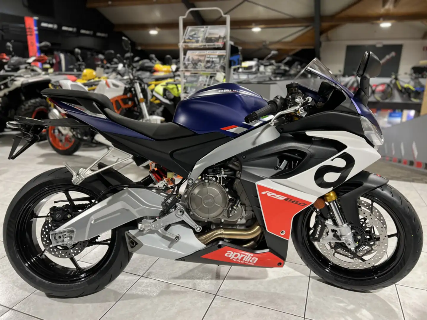 Aprilia RS 660 Tribute 35 KW Bleu - 1