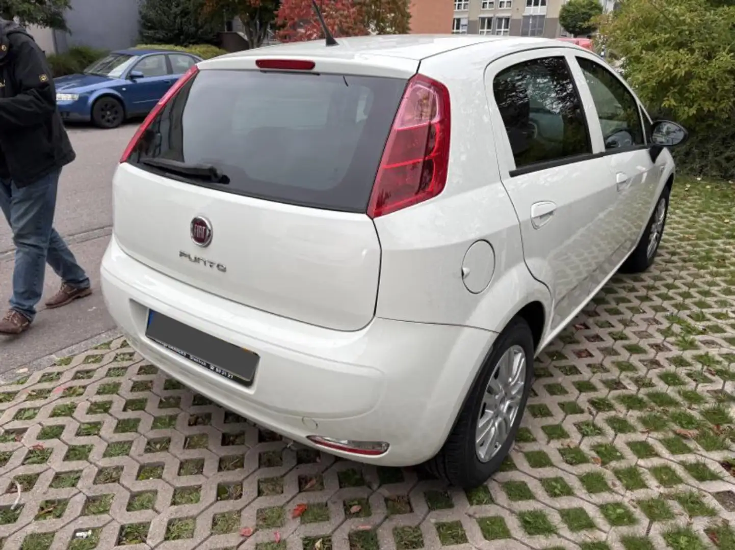 Fiat Punto 1.2i 1er Propriétaire Garantie 12 mois Blanc - 2