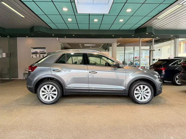 Volkswagen T-Roc view 7