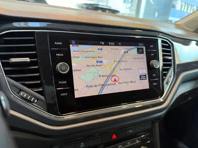 Volkswagen T-Roc view 14