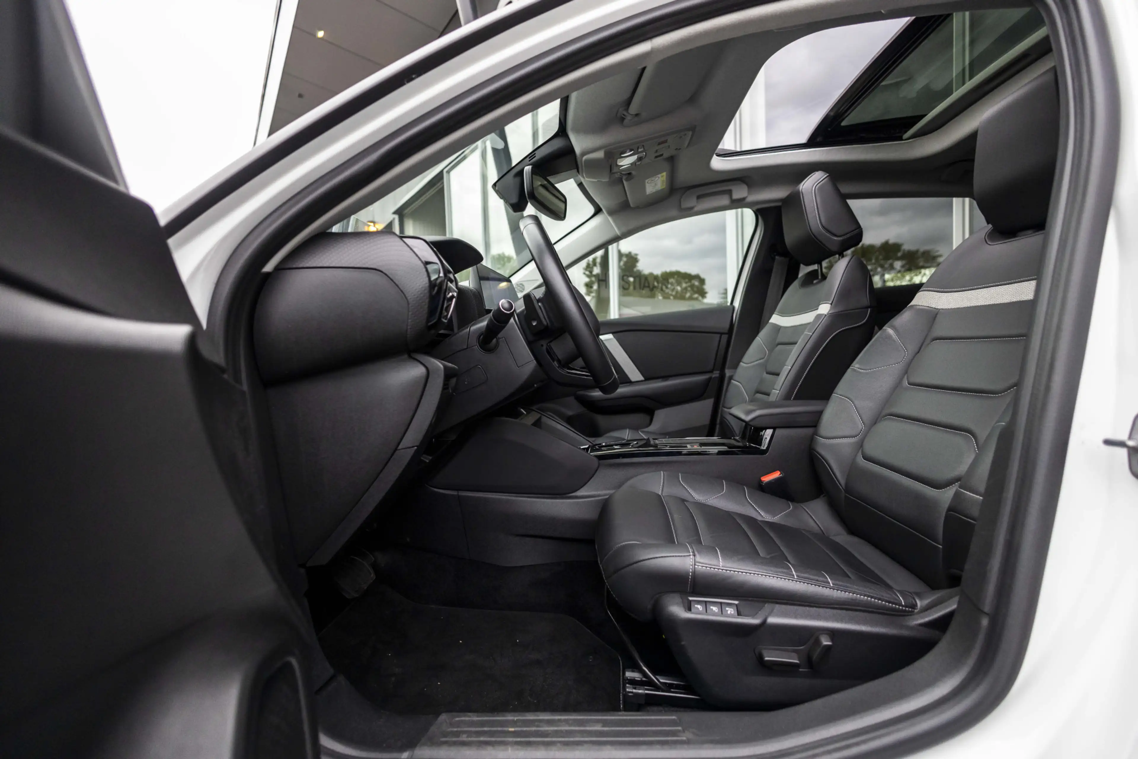 Citroen C4 1.2 Puretech Shine Pack Business | Pano | ACC — photo 9