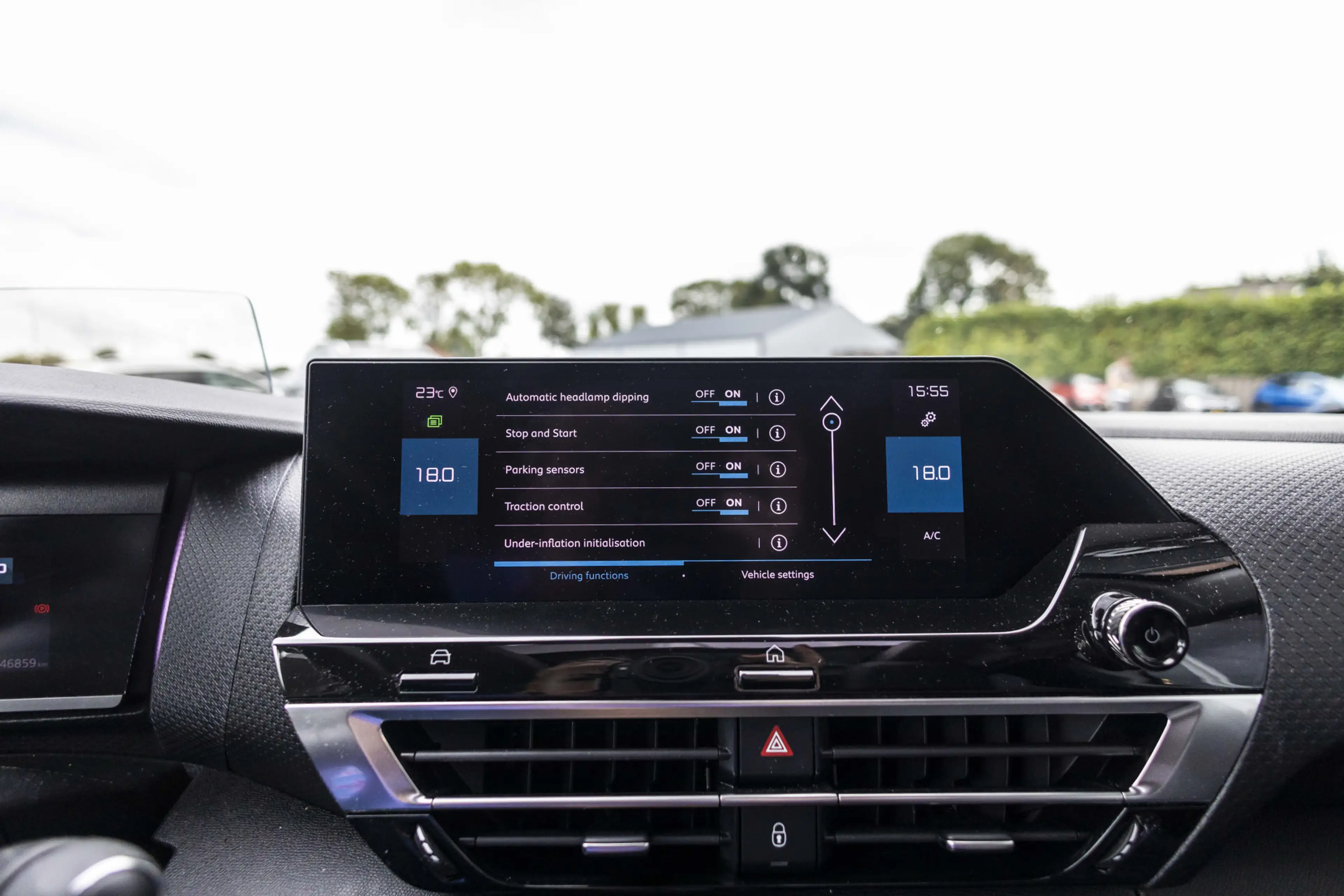 Citroen C4 1.2 Puretech Shine Pack Business | Pano | ACC — photo 27