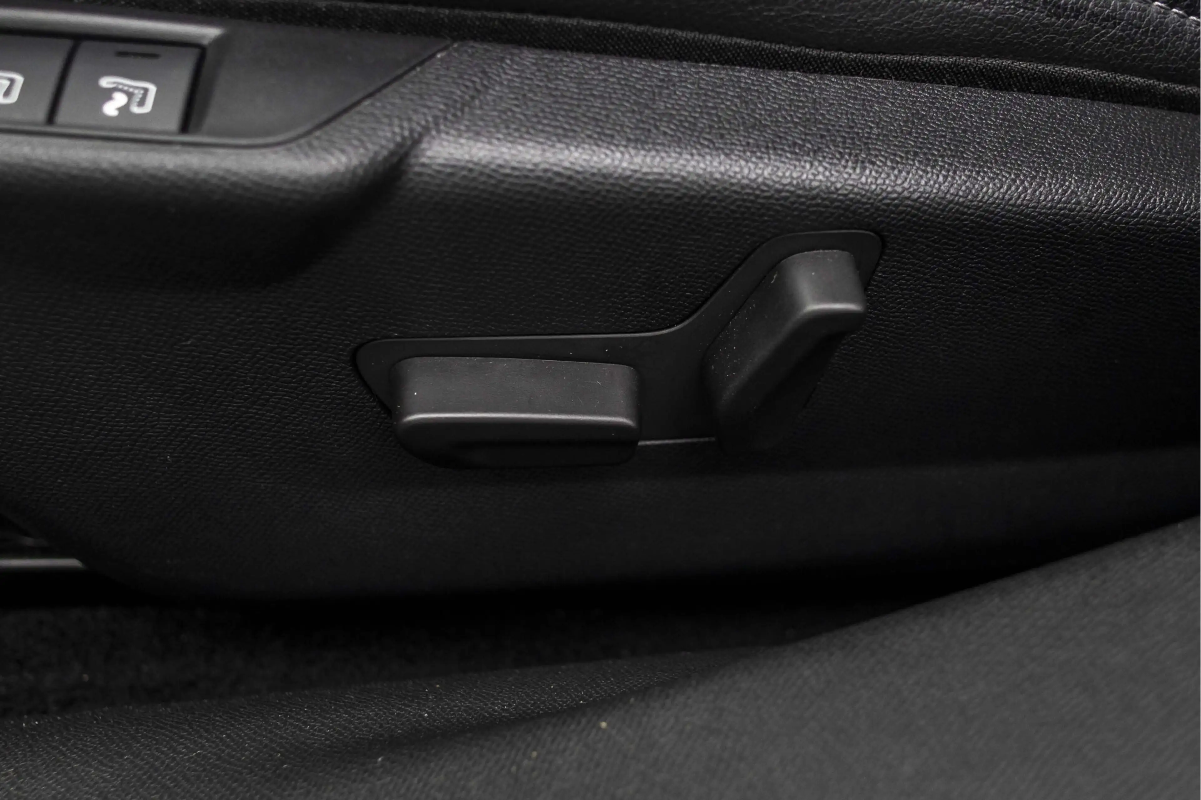 Citroen C4 1.2 Puretech Shine Pack Business | Pano | ACC — photo 24