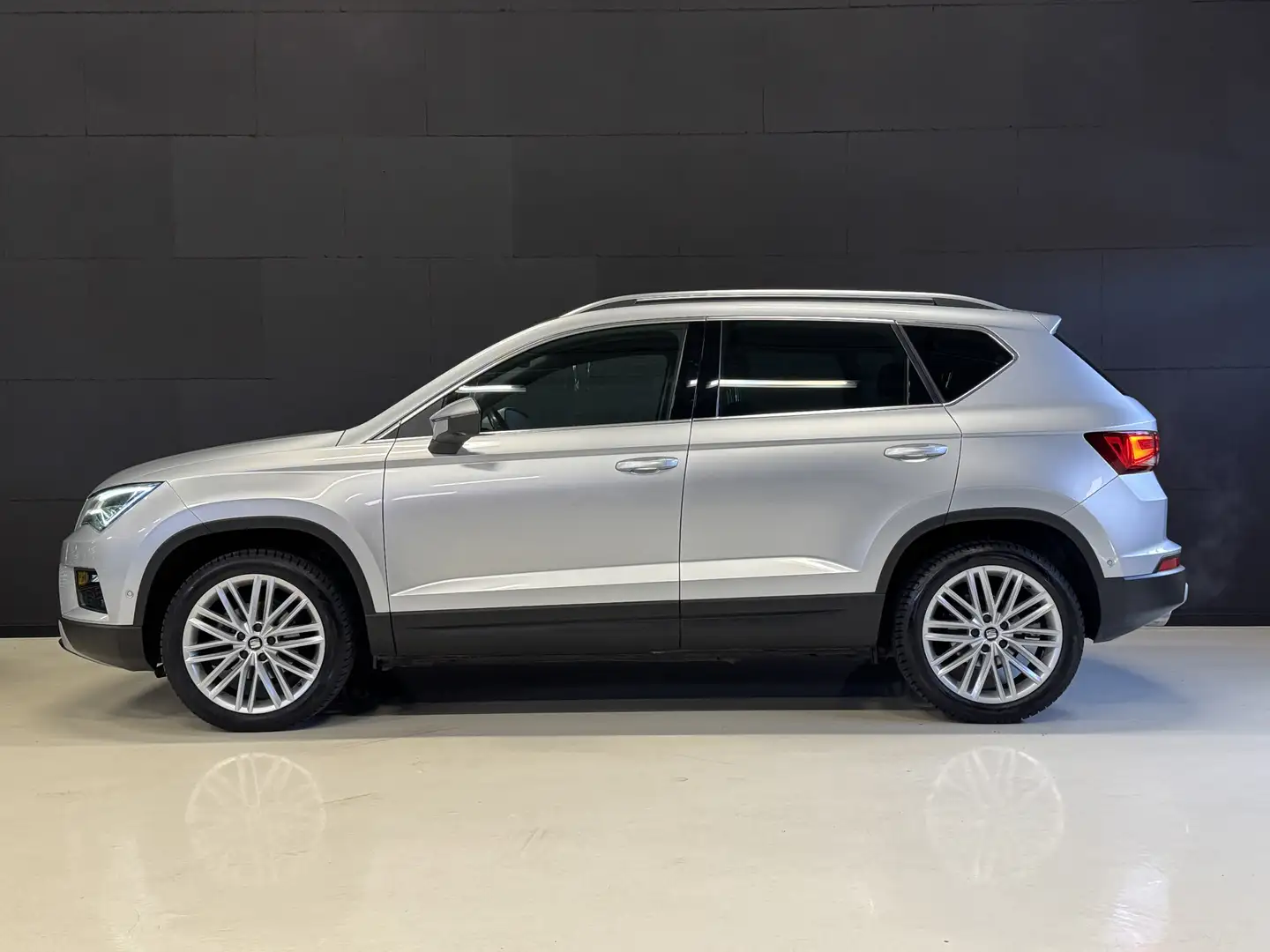 SEAT Ateca 1.5 TSI Xcellence Business Intense Automaat 150pk Grijs - 2