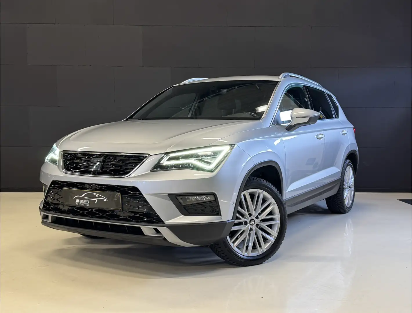 SEAT Ateca 1.5 TSI Xcellence Business Intense Automaat 150pk Grijs - 1