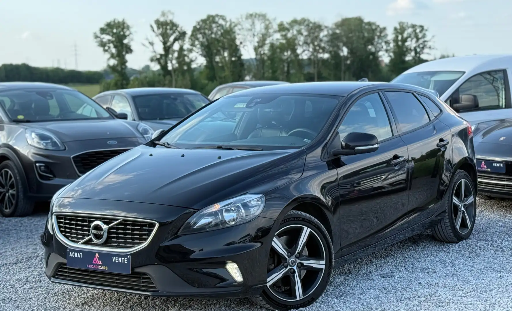 Volvo V40 2.0d R-Design AUTOMATIQUE - CUIR - NAVIGATION Zwart - 1