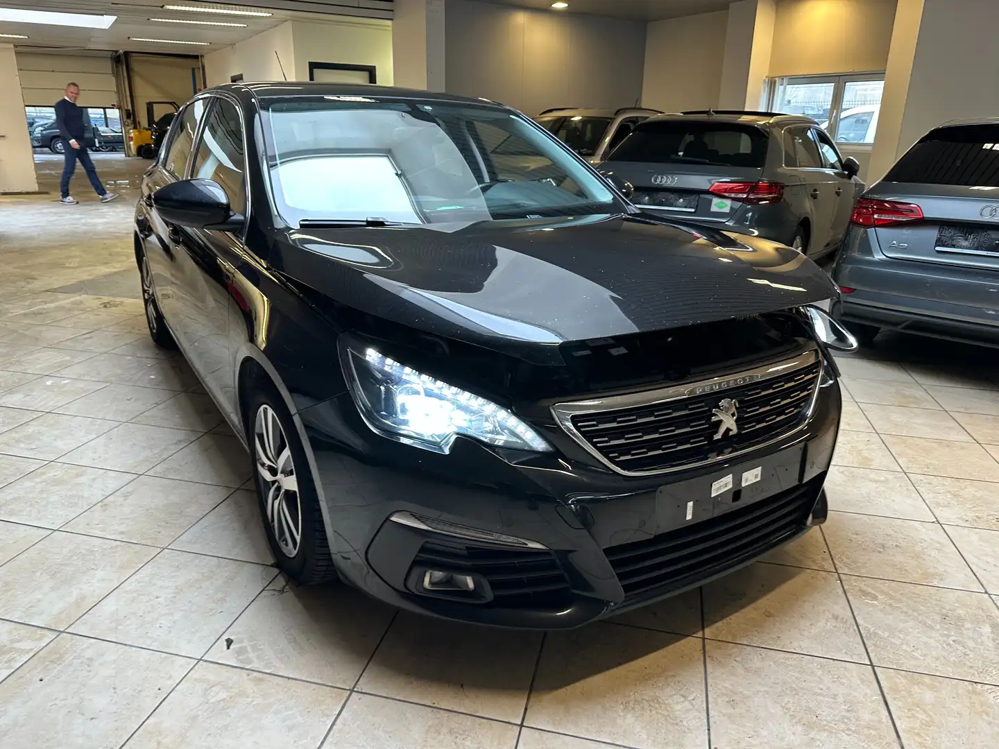 Peugeot 308 308 SW 1.5 BlueHDi Allure (EU6.2) *problem motor* Zwart - 2