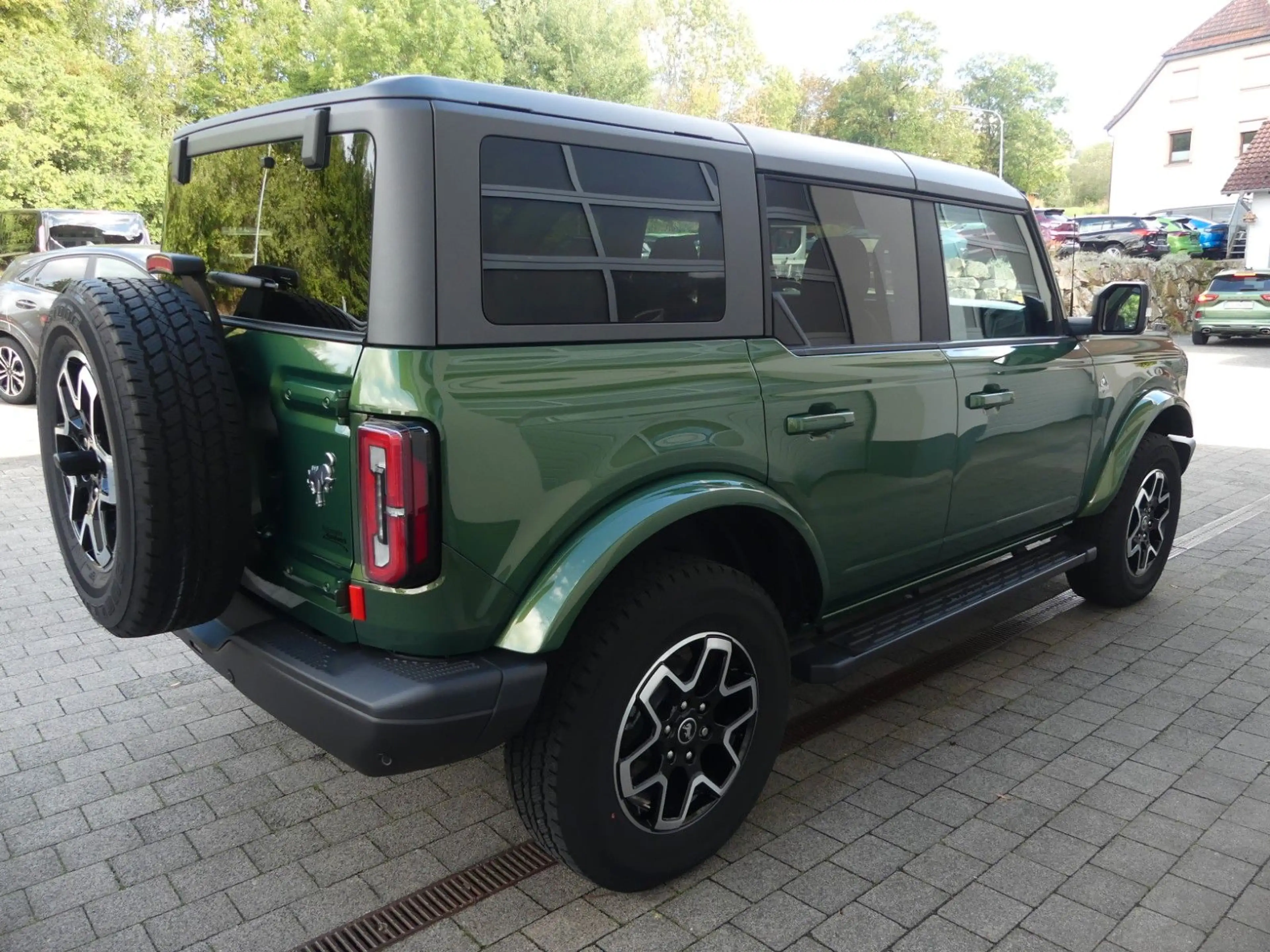 Ford Bronco Outer Banks 4x4 — photo 5