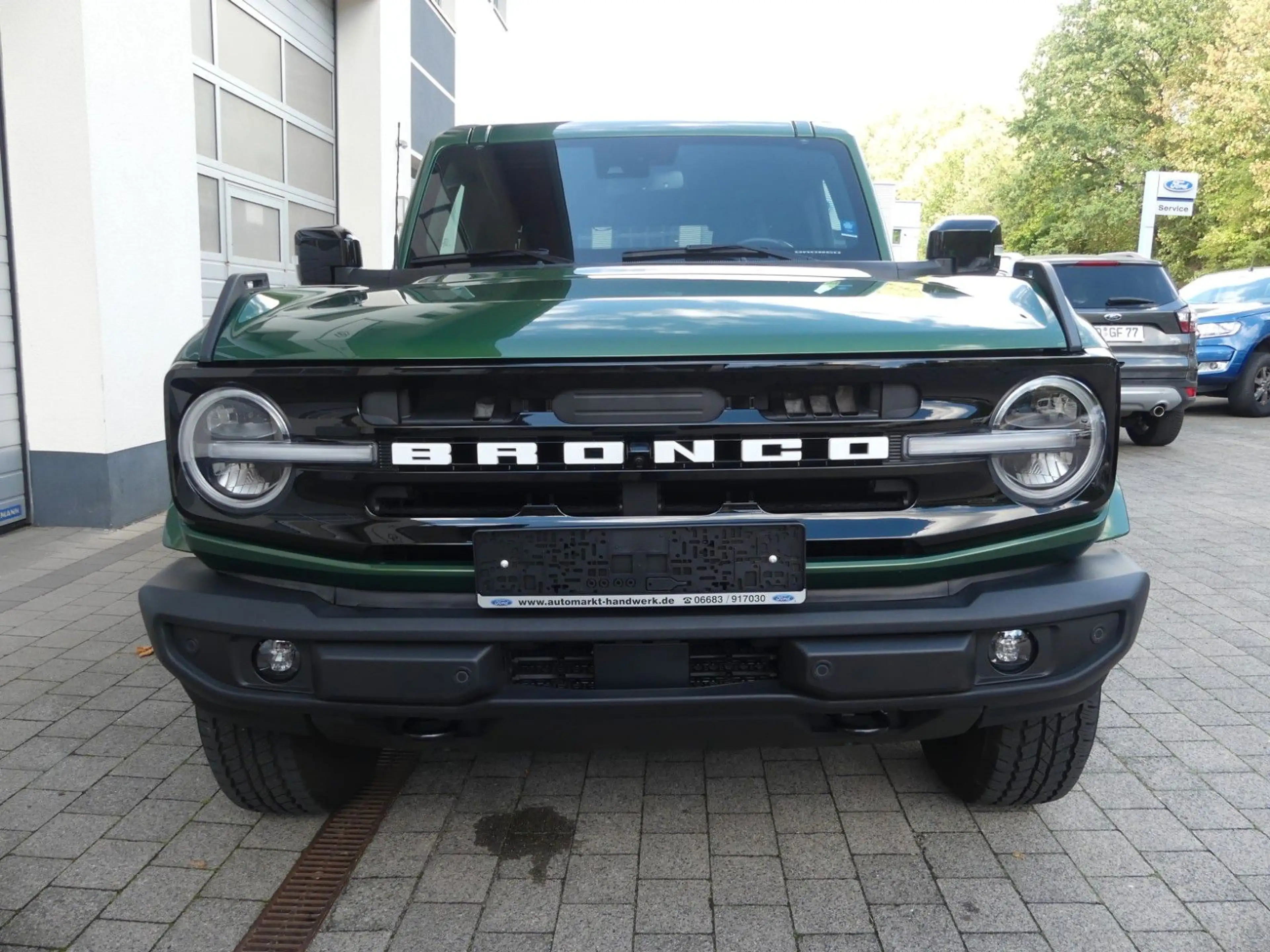 Ford Bronco Outer Banks 4x4 — photo 3