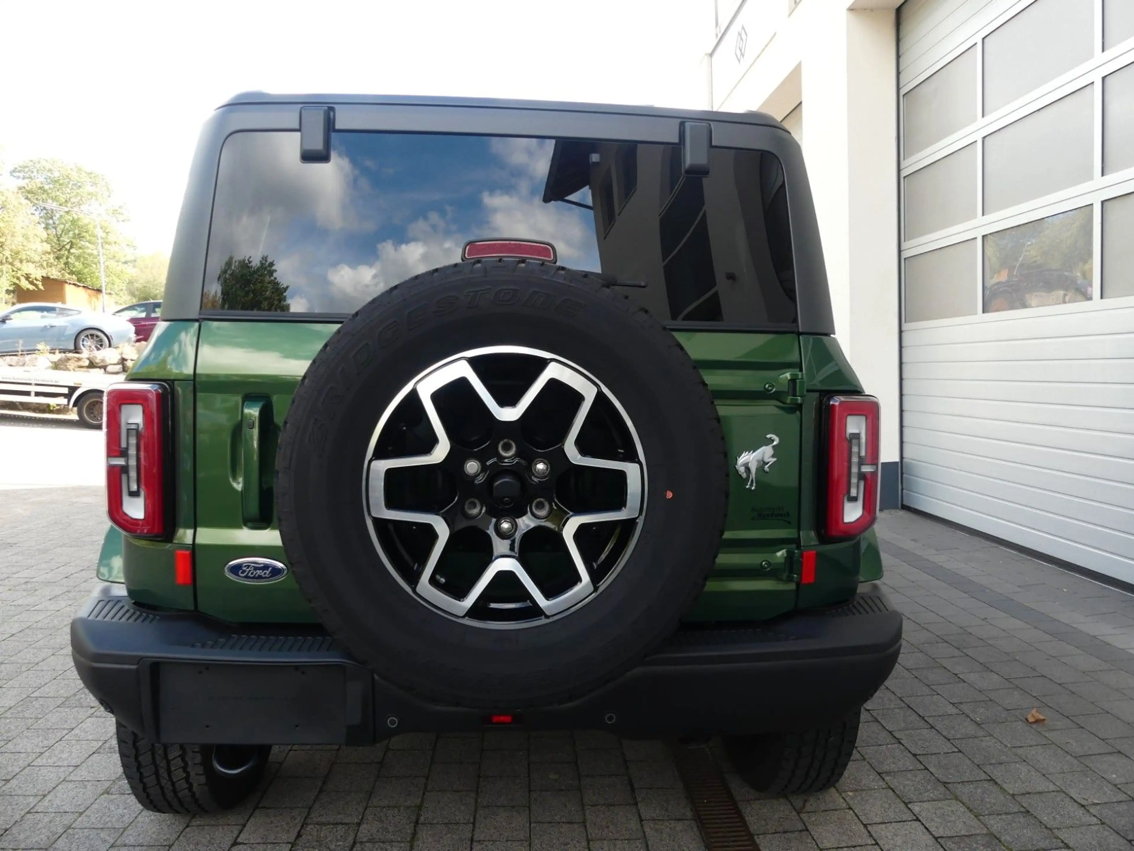 Ford Bronco Outer Banks 4x4 — photo 8