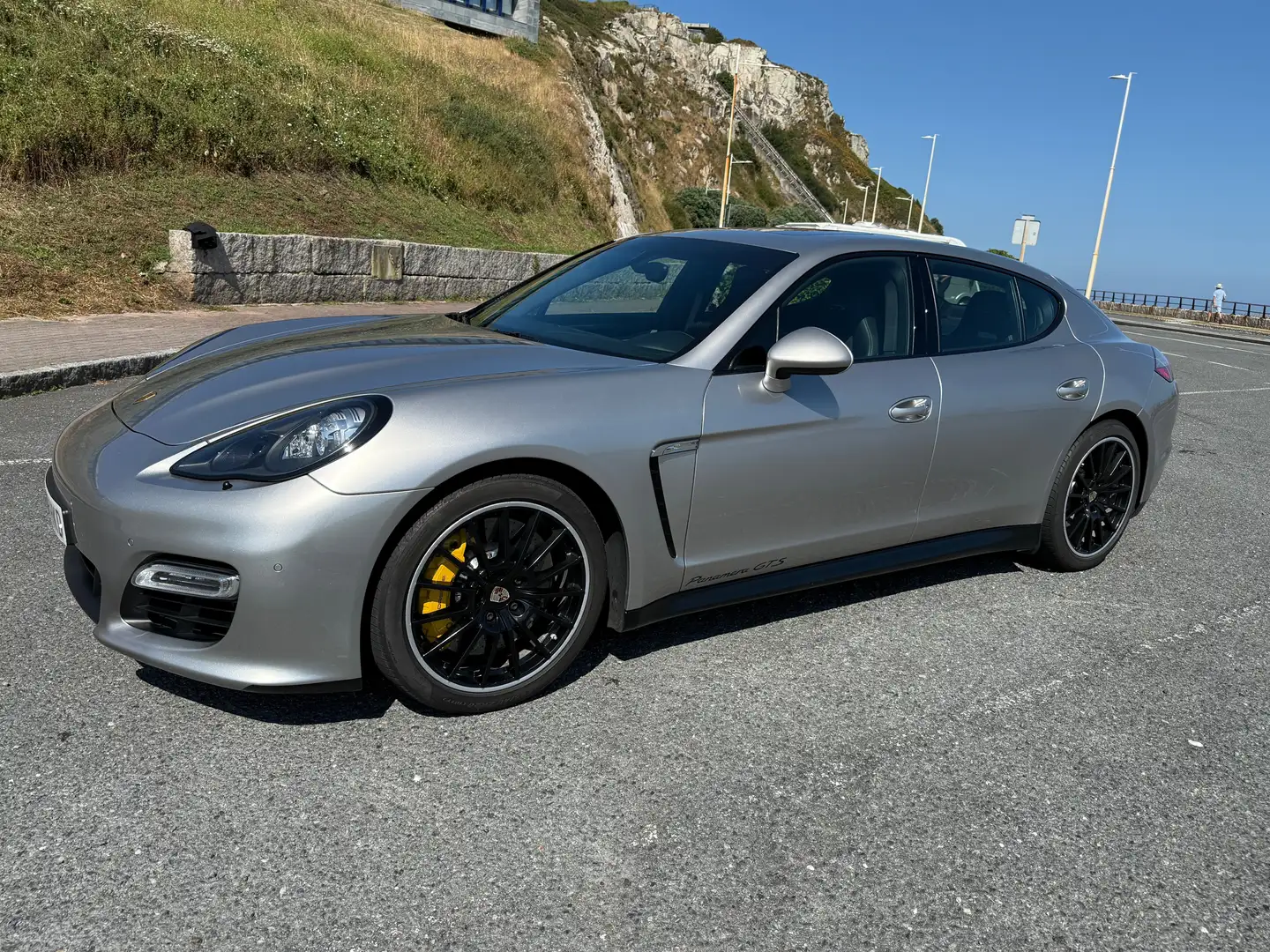 Porsche Panamera Panamera GTS Aut. Plateado - 1