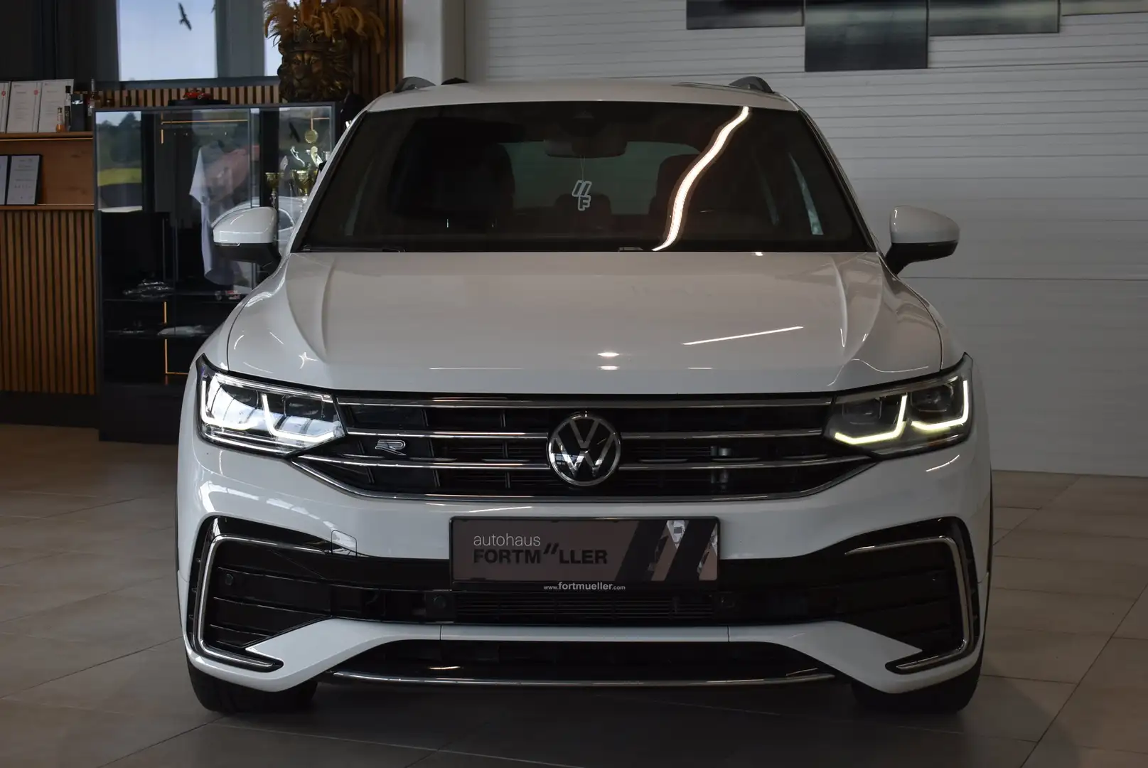 Volkswagen Tiguan //R-Line 4Motion DSG Weiß - 2