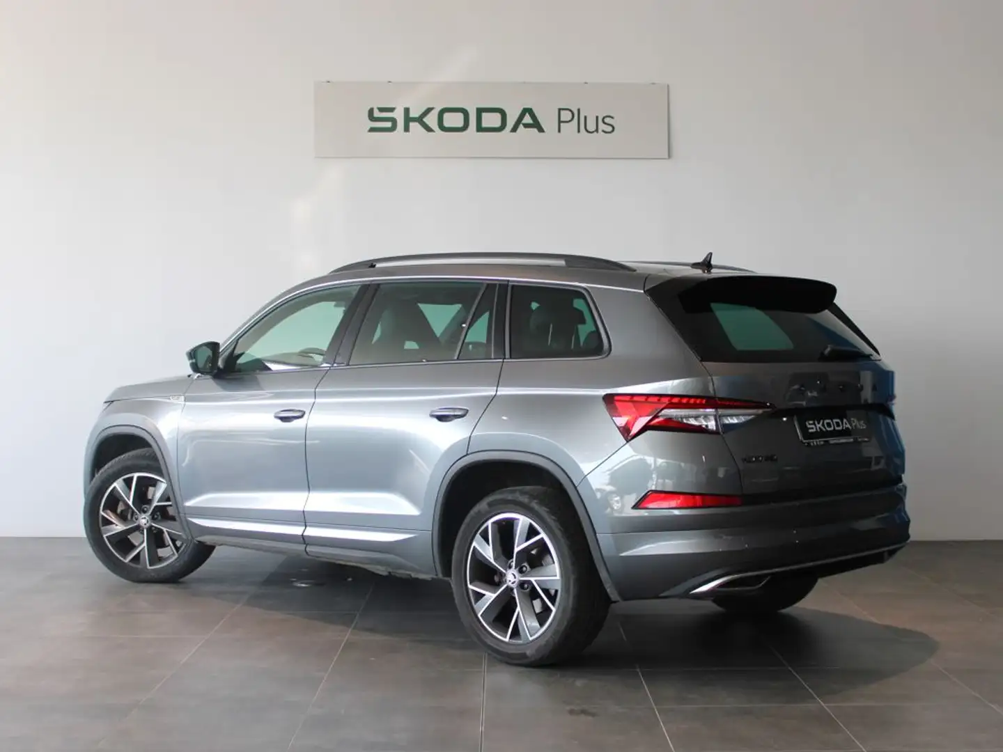 Skoda Kodiaq 2.0TDI AB tech Sportline 4x2 DSG 110kW Gris - 2