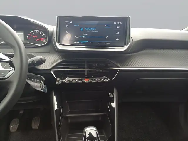 Peugeot 2008 view 12