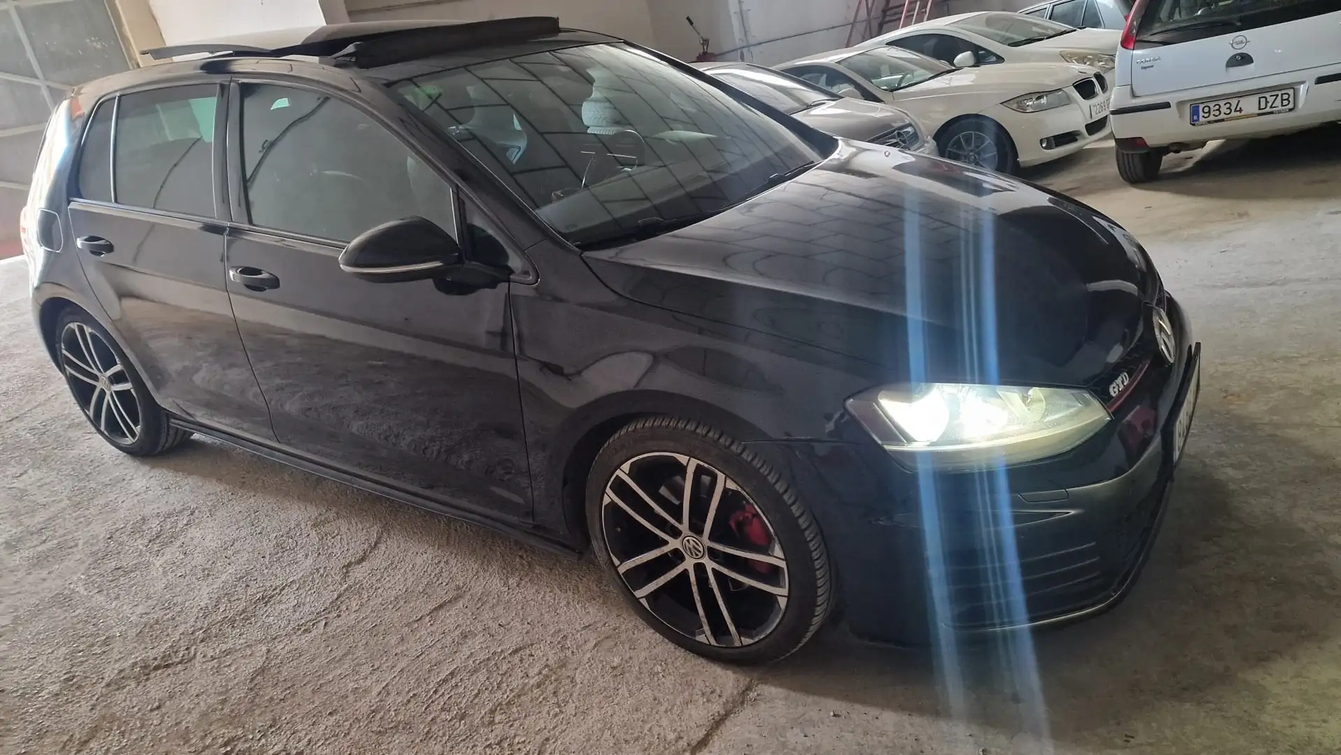 Volkswagen Golf GTD Variant 2.0TDI BMT DSG 184 - 2