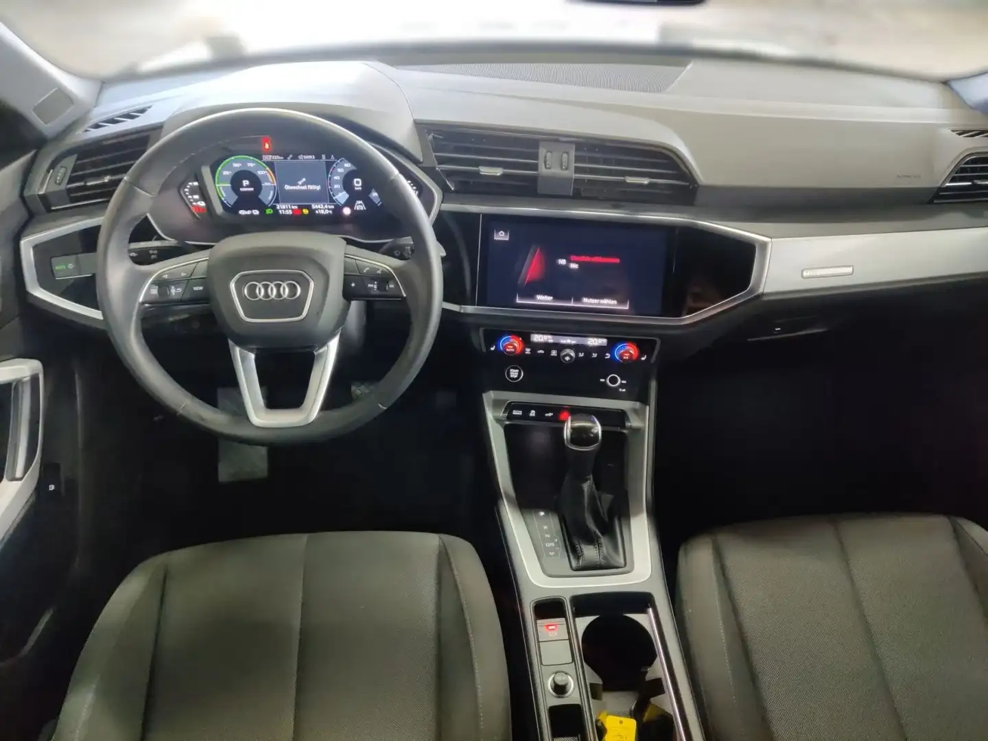 Audi Q3 Q3 Sportback 45 1.4 tfsi e S line Grijs - 1