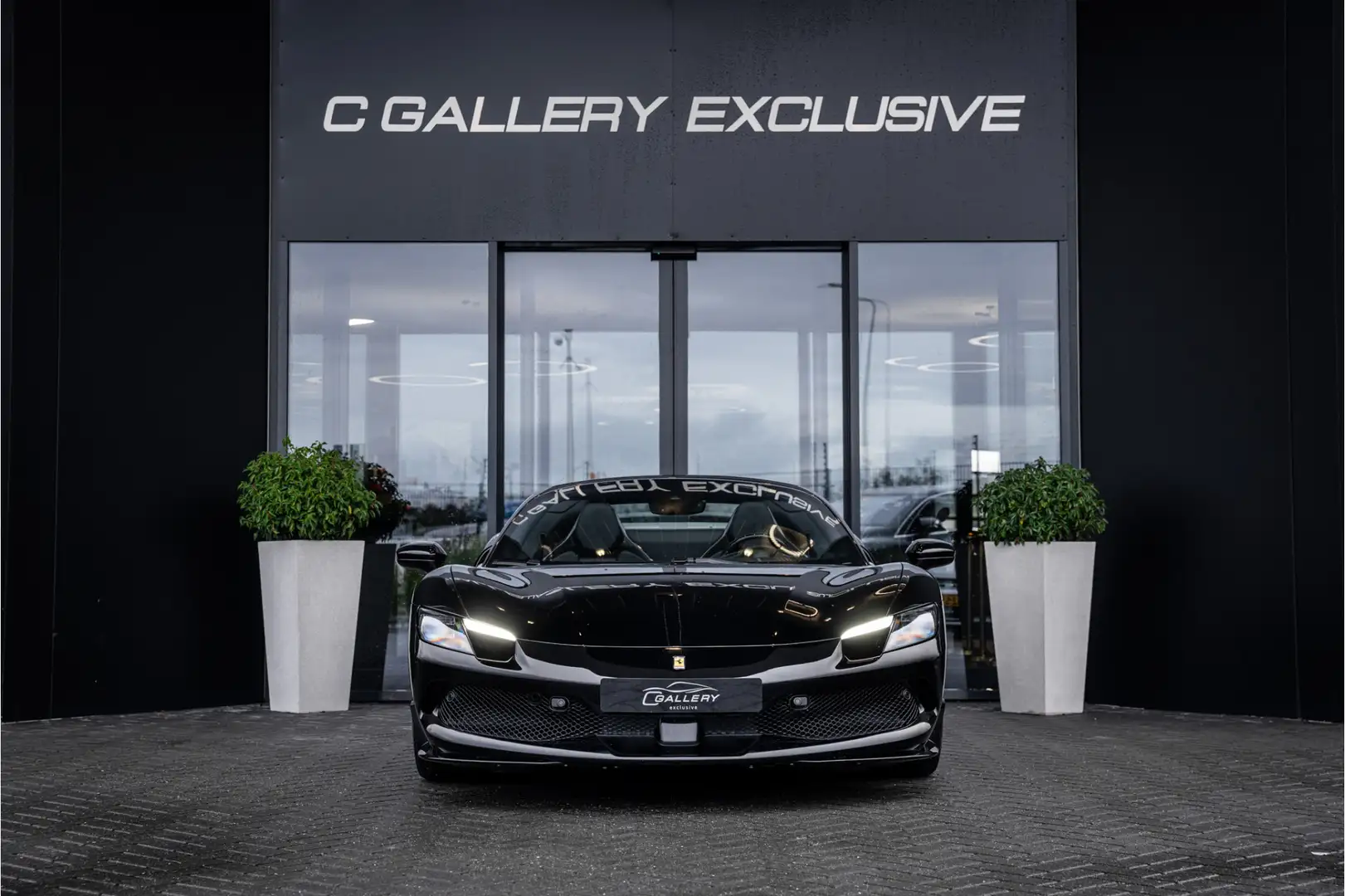 Ferrari 296 GTS 3.0 V6 - Daytona Racing Seats | Lift  | Passenger Zwart - 2