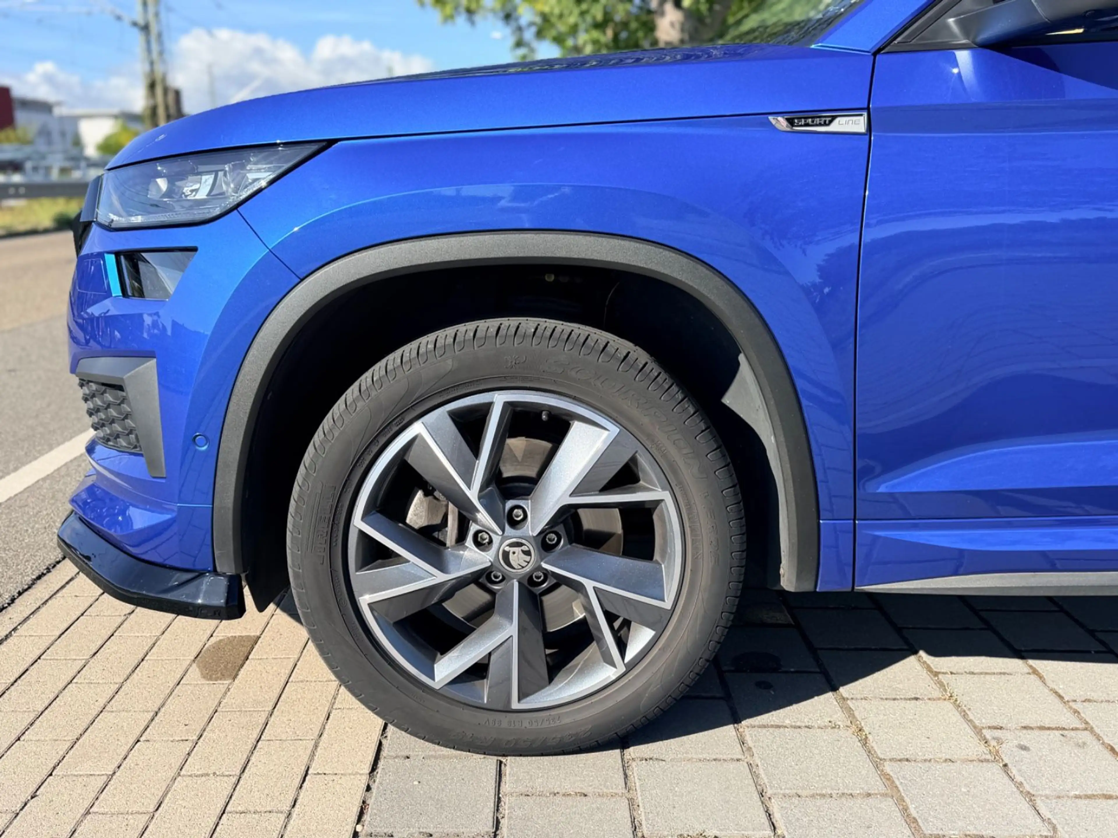 Skoda Kodiaq 2.0 TDI Sportline 4x4 LED*AHK*NAVI uvm. — photo 8