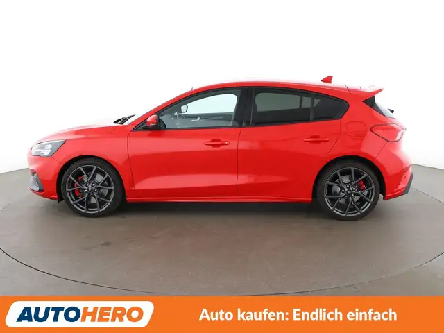 Ford Focus view 3