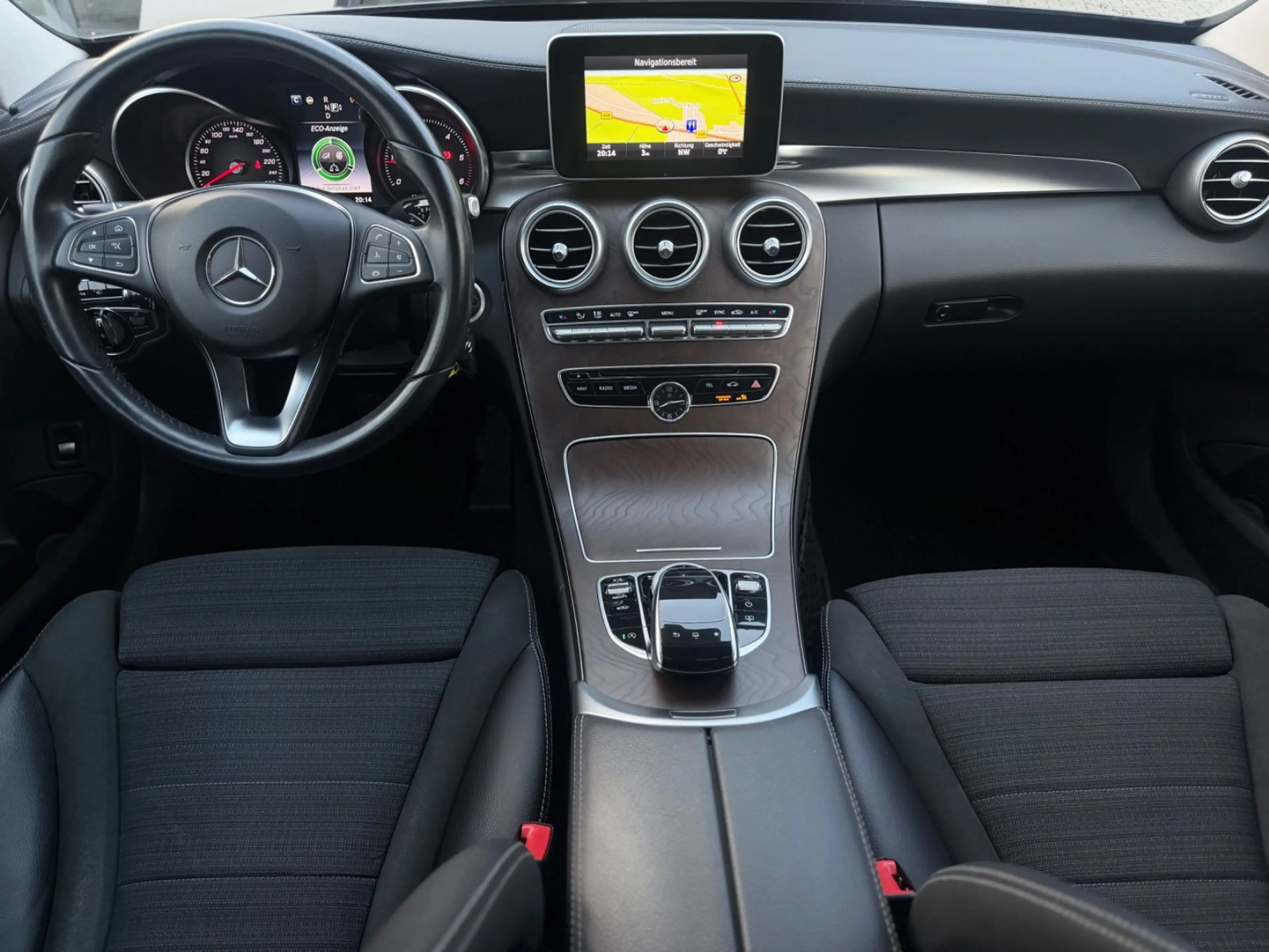 Mercedes-Benz C 200 d Limousine Burmester Schiebedach Head-Up — photo 12