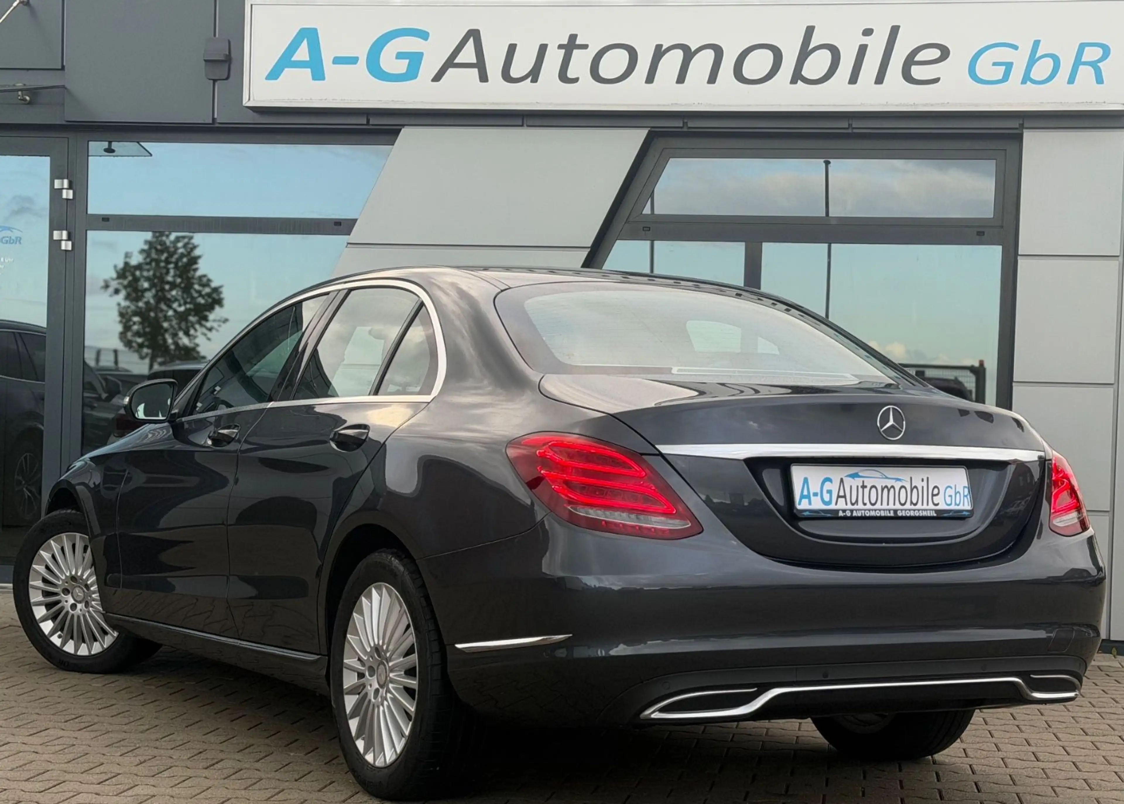 Mercedes-Benz C 200 d Limousine Burmester Schiebedach Head-Up — photo 9