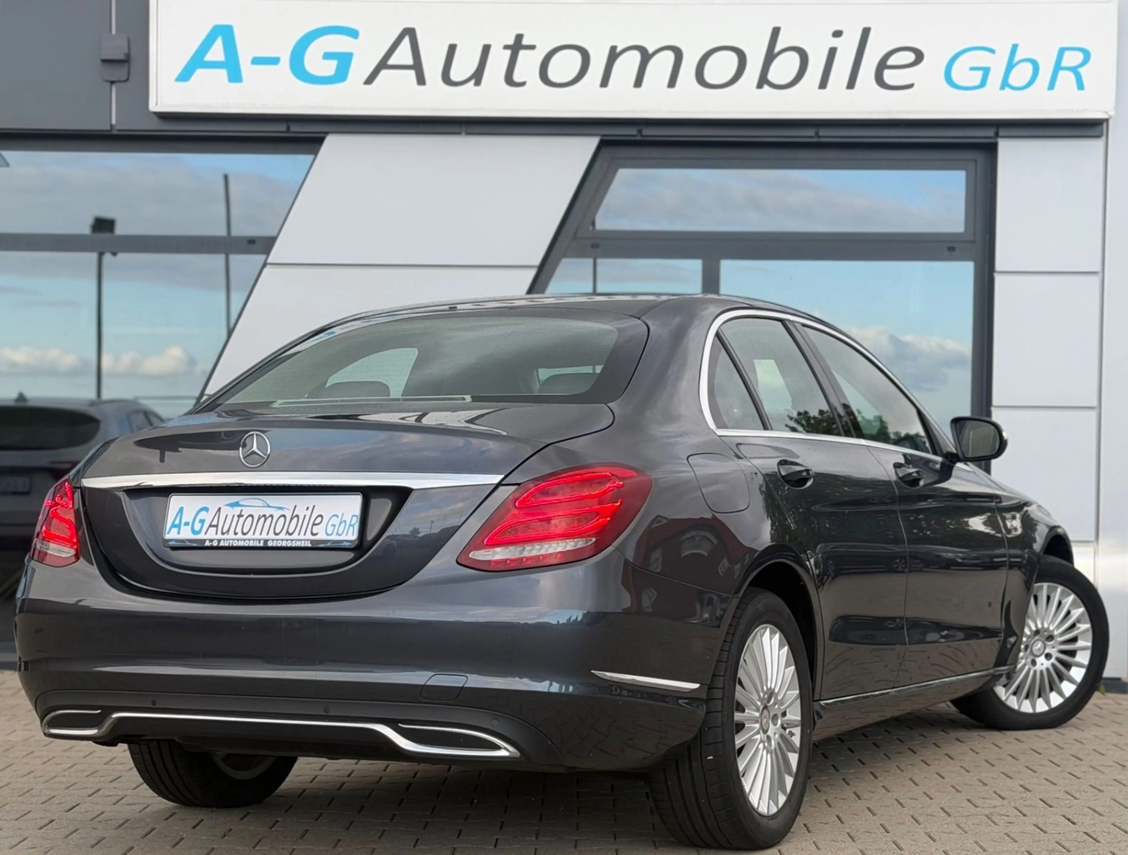 Mercedes-Benz C 200 d Limousine Burmester Schiebedach Head-Up — photo 6