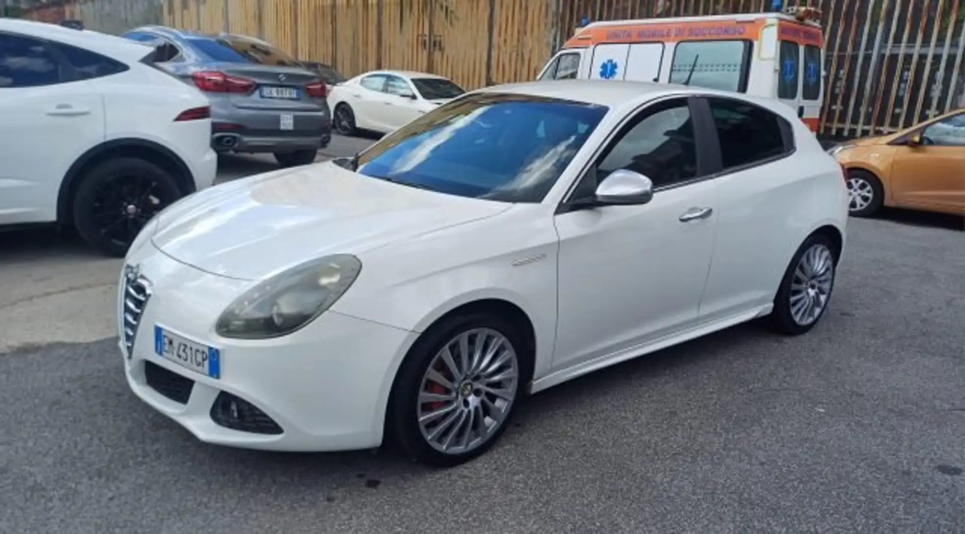 Alfa Romeo Giulietta Giulietta III 2010 1.4 t. m.air Progression 170cv Blanc - 2