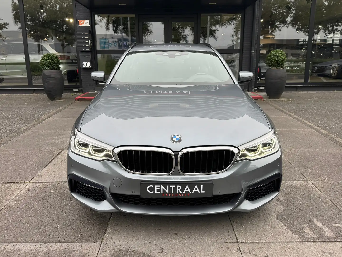 BMW 540 5-serie Touring 540i xDrive High Exe M-Sport|Head- Grau - 2