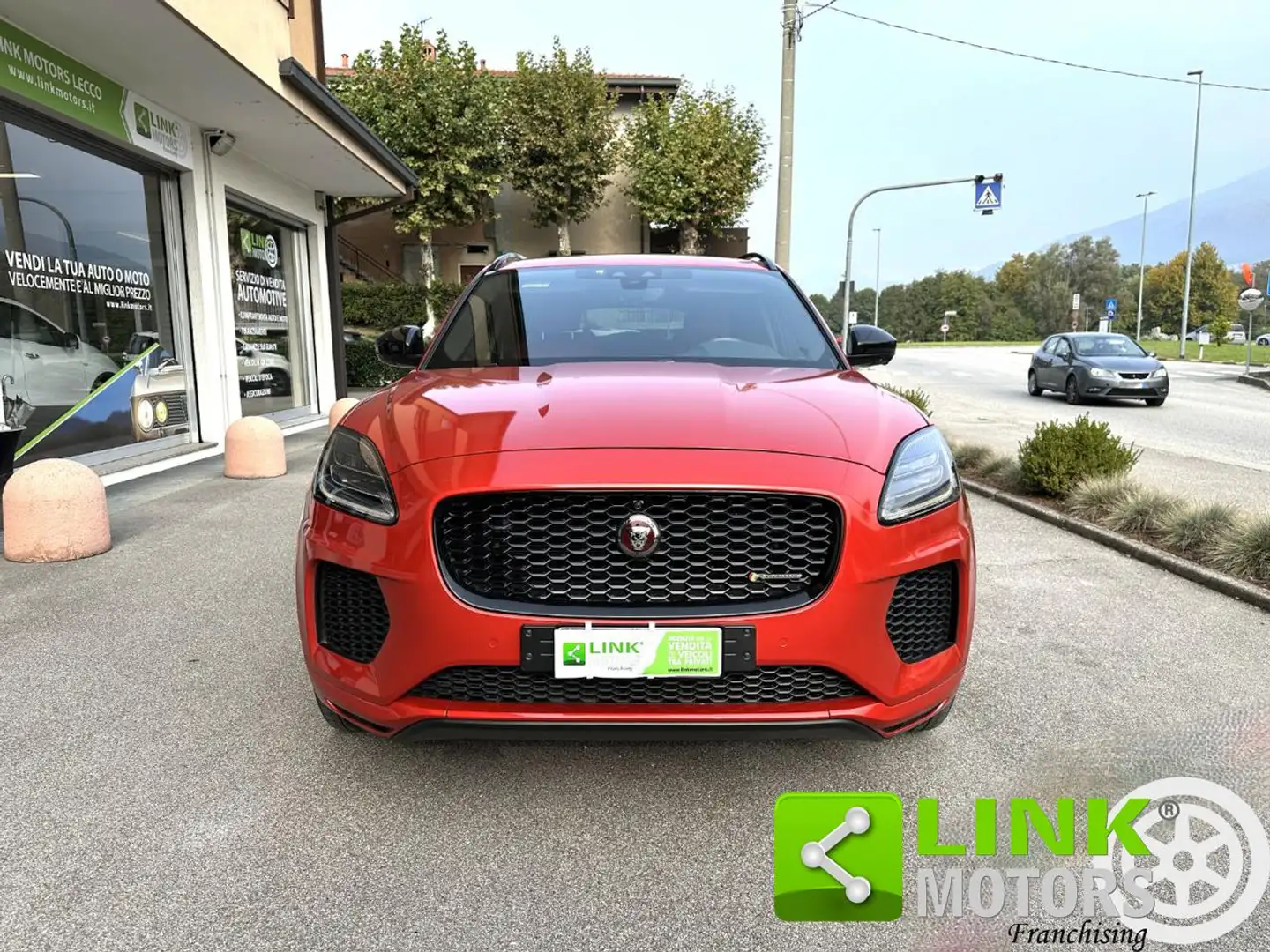 Jaguar E-Pace 2.0 300 CV AWD aut. R-Dynamic SE GAR.INCLUSA Noir - 2