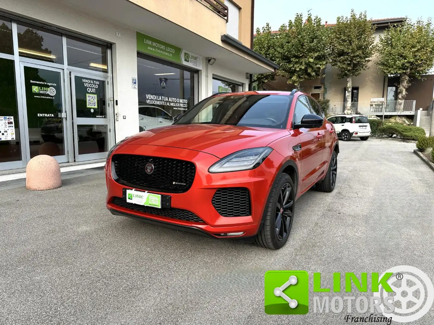 Jaguar E-Pace 2.0 300 CV AWD aut. R-Dynamic SE GAR.INCLUSA Noir - 1