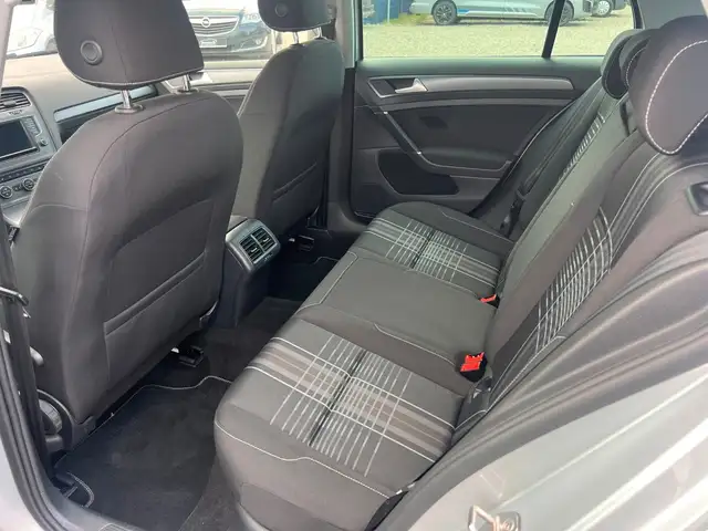 Volkswagen Golf view 10