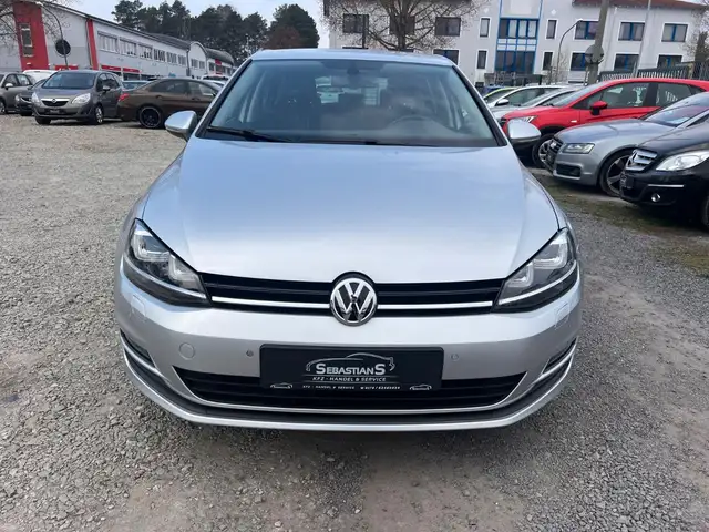 Volkswagen Golf view 2