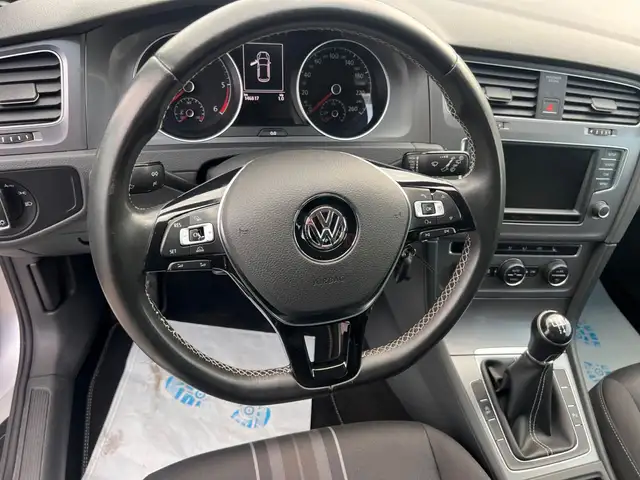 Volkswagen Golf view 13