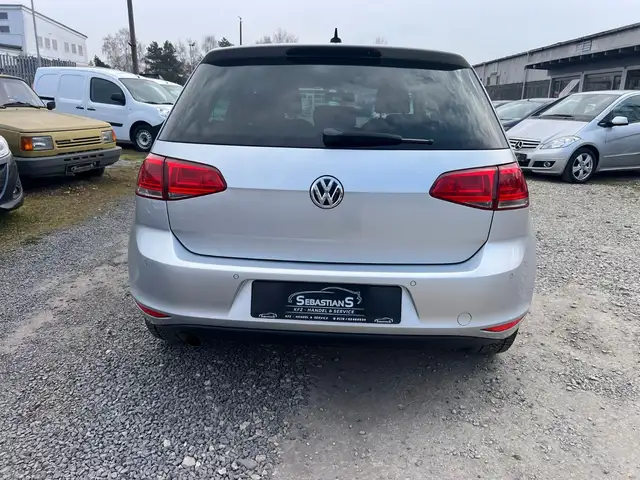 Volkswagen Golf view 5