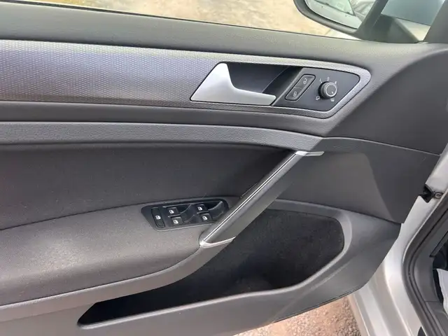 Volkswagen Golf view 12