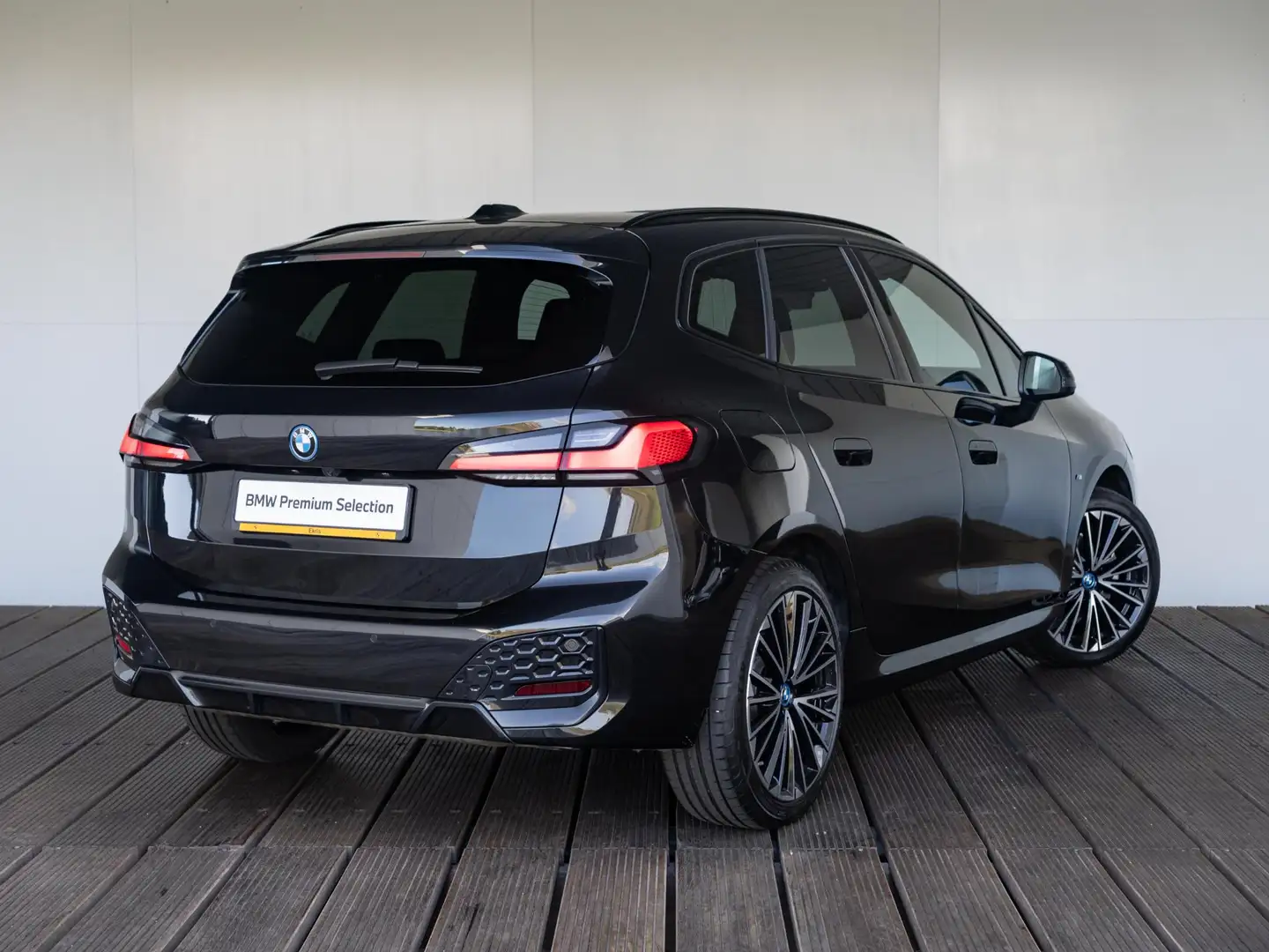 BMW 225 2 Serie Active Tourer 225e xDrive | M Sportpakket Noir - 2