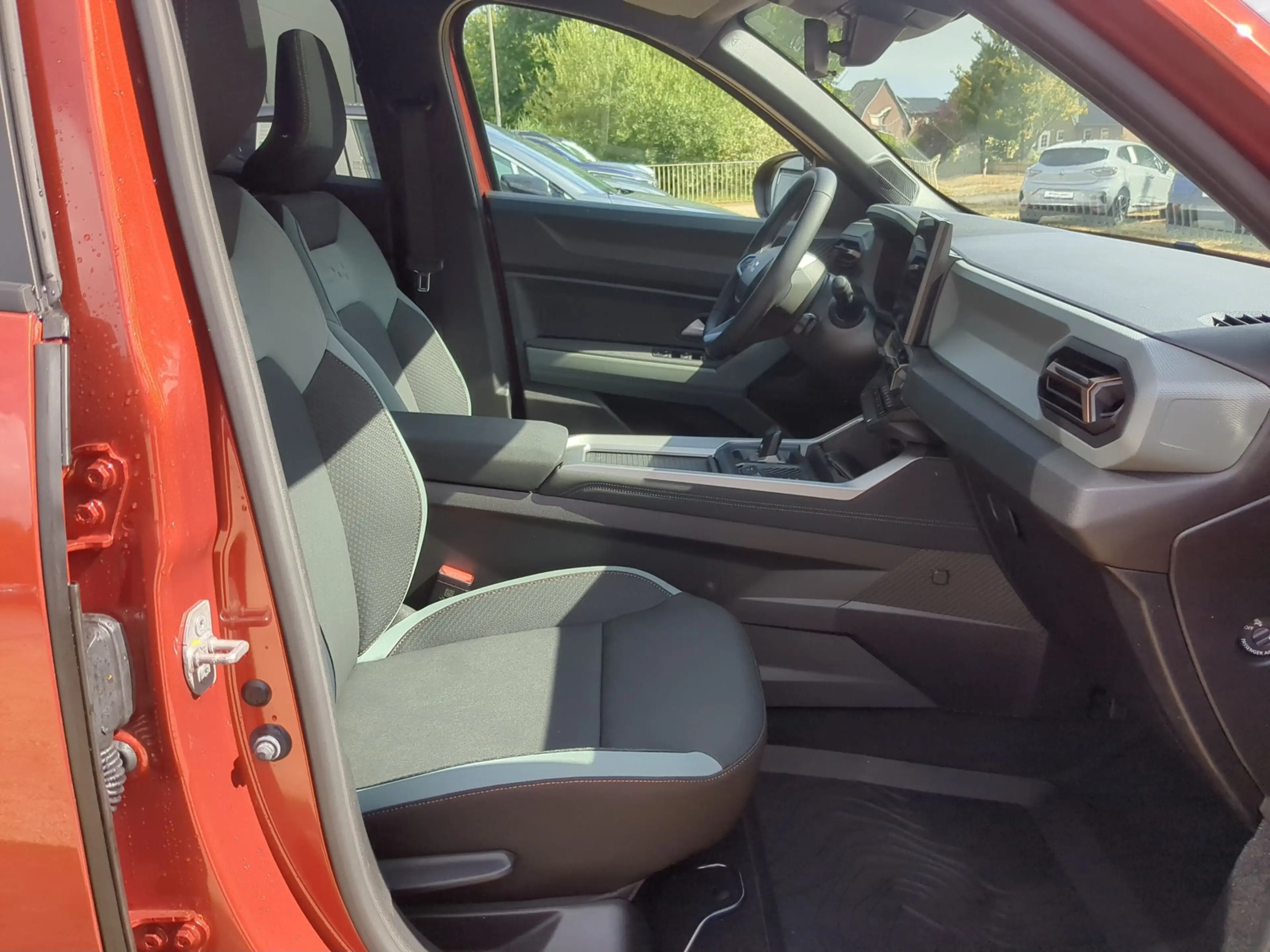 Dacia Bigster Hybrid 155 Extreme SHZ+Panodach+LKHZ+Navi — photo 9