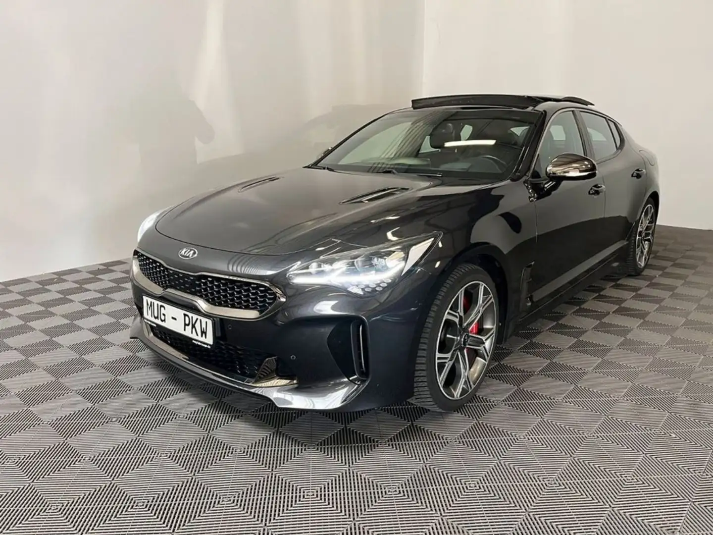 Kia Stinger GT 3.3 370cv Gris - 2