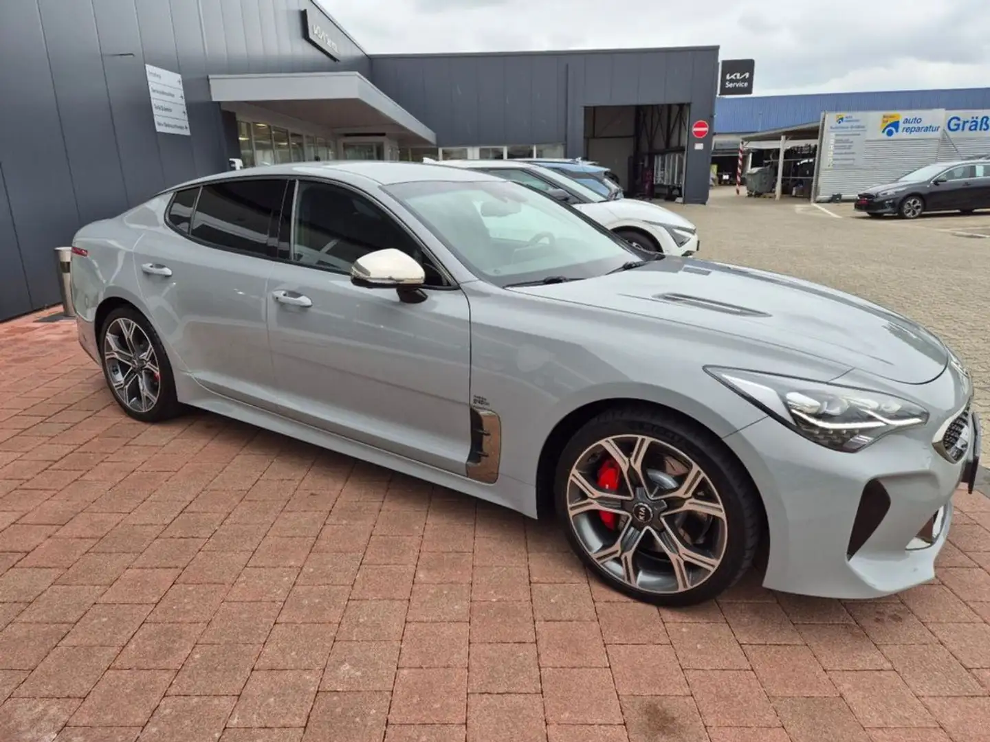 Kia Stinger GT 3.3 370cv Gris - 1
